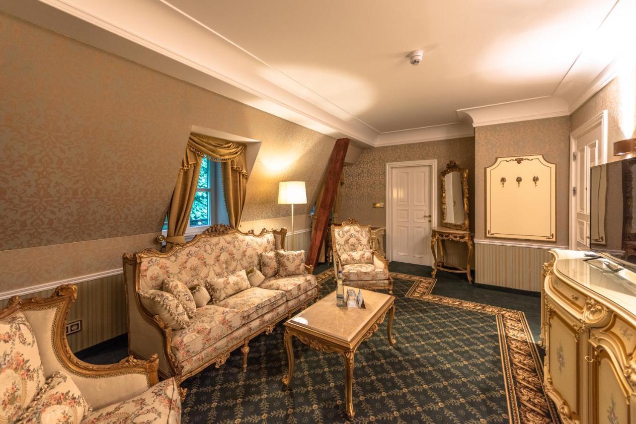 Robenstein Hotel & Spa - Villa ツヴィーゼル エクステリア 写真